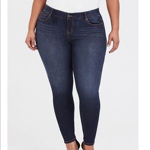 Torrid Bombshell Skinny Jeans Dark Wash 12S